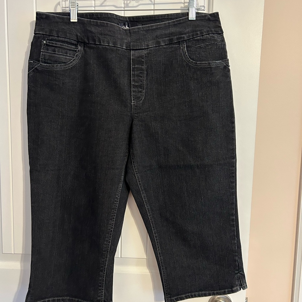 Reitmans Charcoal Cropped Jeans